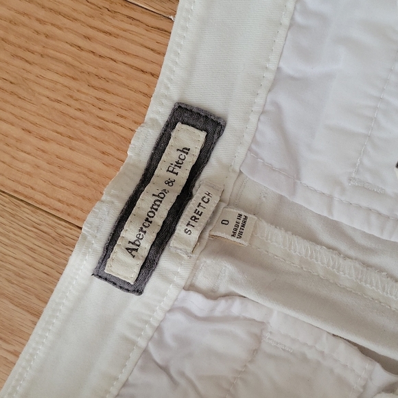 Abercrombie white shorts - Picture 3 of 4
